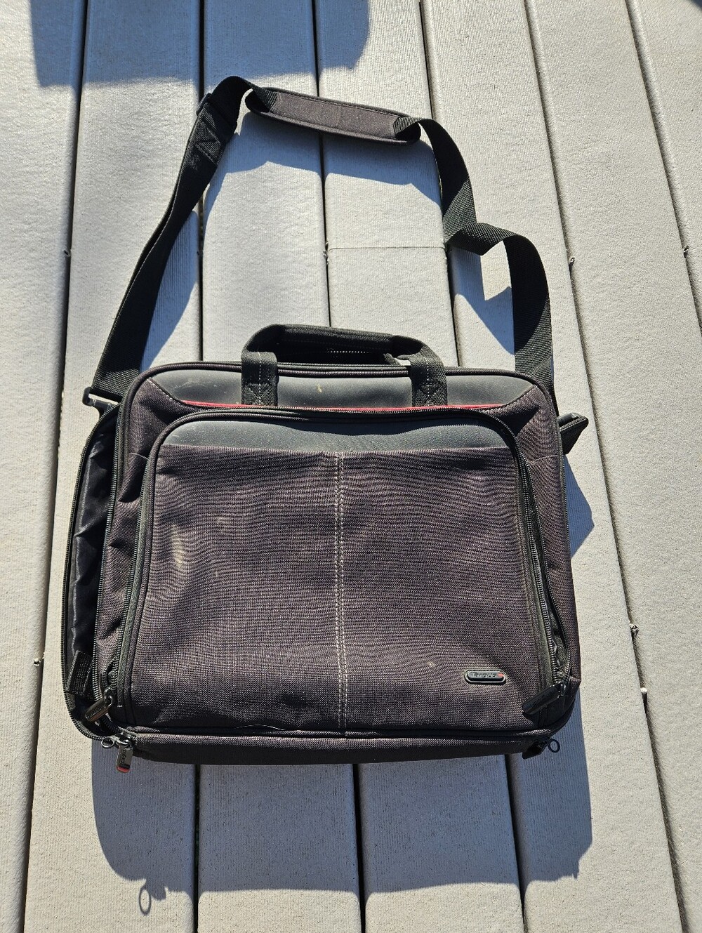 Targus Laptop Messenger Bag Black Red Trim Briefcase Shoulder Travel Carrier Cas